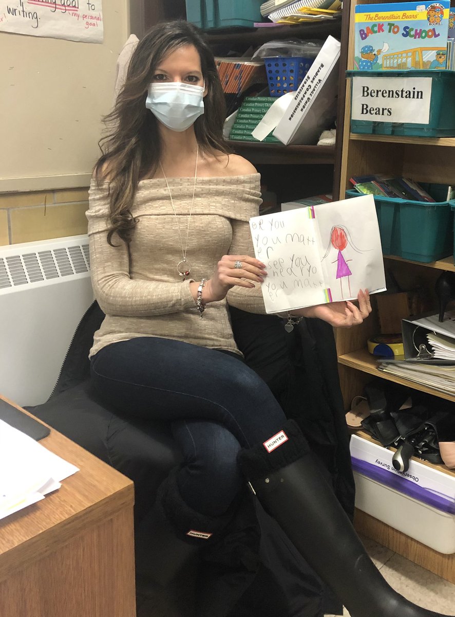 melanie_korach's tweet photo. That feeling you get when someone tells you that you matter. I had that at work today. Every day we have a chance to be a rainbow in someone’s cloud! #Kindness matters! #StarfishClub https://t.co/JocUBiw8u0