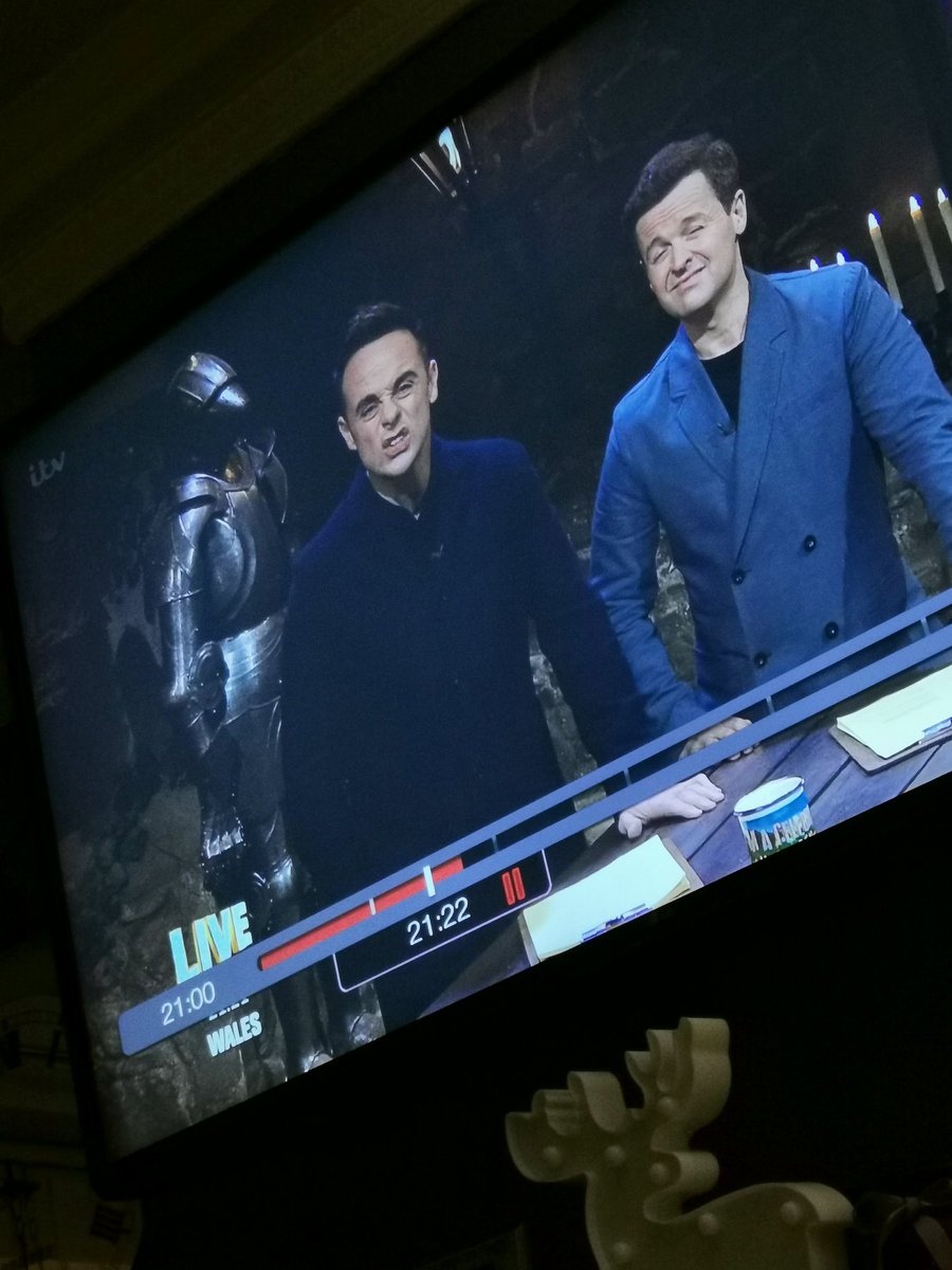 Me and my partner play 'epic pause' trying to get the best faces on a pause. My entry for tonight <a href="/antanddec/">antanddec</a> #ImACelebrity