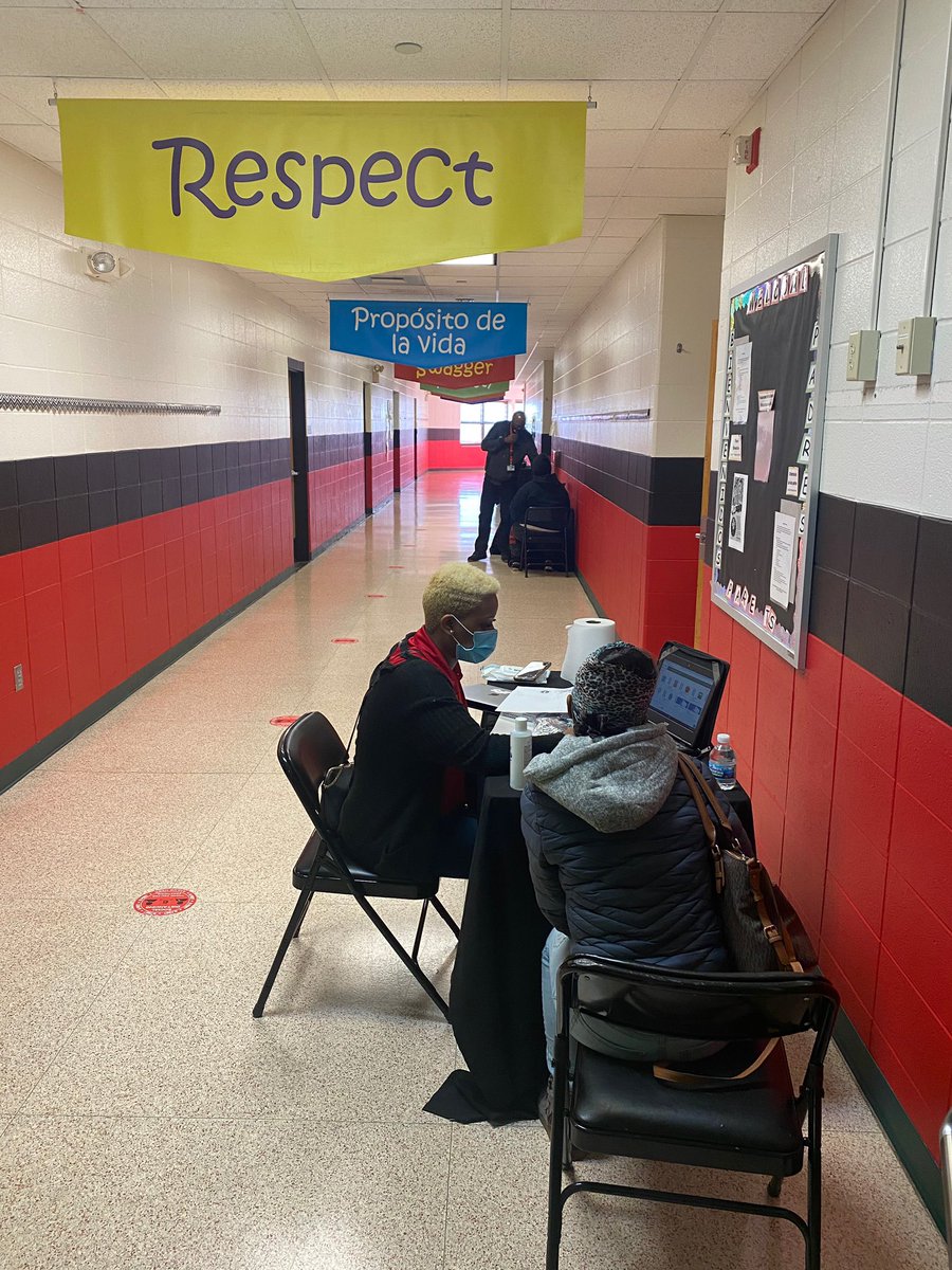 igniteindy2017's tweet photo. We are rounding out our first week back to #virtual instruction. Today, we had our first Tech Clinic 💻 where parents &amp; scholars were able to come in &amp; get their technology issues taken care of so that the virtual #learning can continue.
#IgniteIndy #TechClinic #eLearning #Ubuntu https://t.co/sY6L7ecgxr