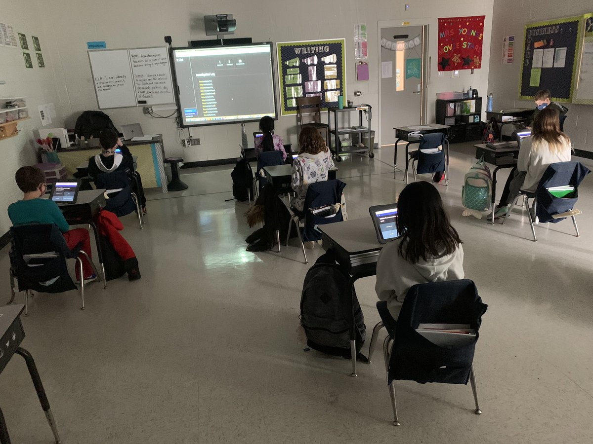 mjfleming5's tweet photo. We were able two squeeze in two days of #taratechmas on this Fun Friday with a science Kahoot review and a math Gimkit review! @TaraOaks_ES https://t.co/auvoUc5a28