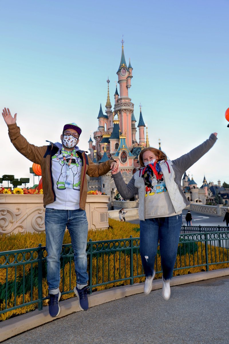 5 roses pour 5 années de pur bonheur, de merveilleux projets et surtout d'amour ♥️ <a href="/FlorianD_Neos/">Florian</a>