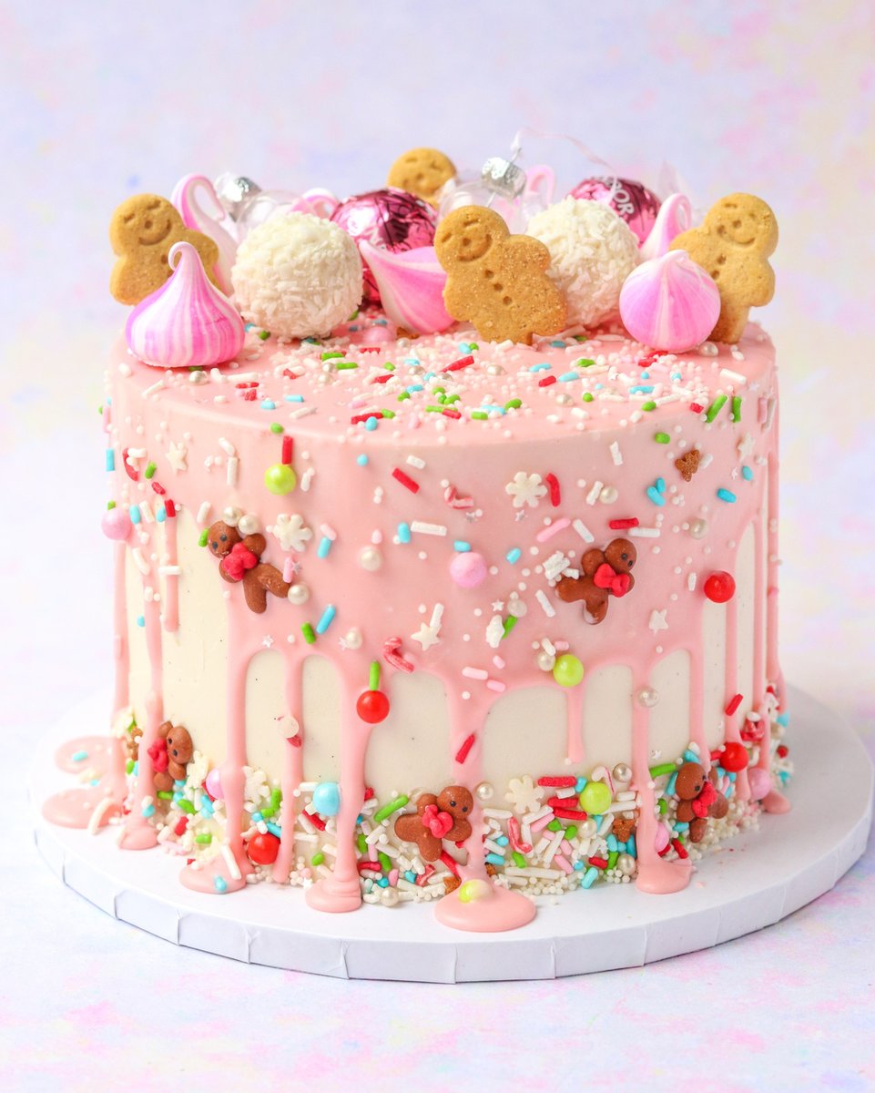 SprinklePopShop's tweet photo. Is it too early to start listening to Christmas music?
"Santa's Workshop" sprinkle cake by @cocoaandsilk
#sprinklepop #sprinkles #sprinkletime #christmastime #cutecake #christmasbaking #christmascake #gingerbreadman #dripcake #dripcakes #sprinklecake #sprinklecakes #candycake https://t.co/BuyQiyTnnK