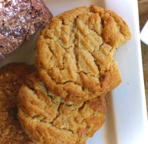 CafeExpress's tweet image. Take a bite in honor of #nationalcookieday by adding a cookie to your entree for only 99¢. All our flavors are made in-house from scratch daily.  

#peanutbuttercookie #chocolatechipcookie #oatmealcookie #cookieperfection