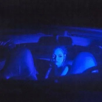 koyhpatrick's tweet photo. dang her friends really did go @maggielindemann https://t.co/OEeKgdDJWA
