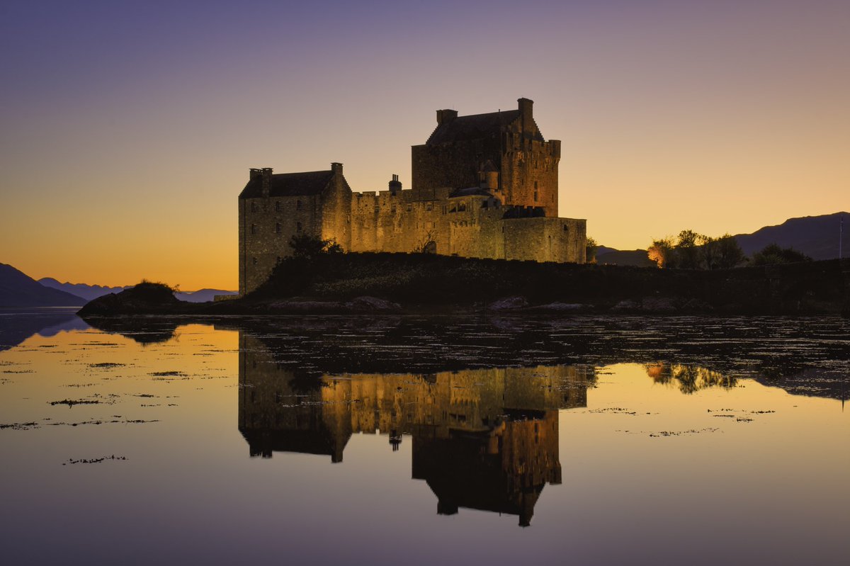 CHPhotography15's tweet photo. Don’t you just love a good Scottish castle. @1EileanDonan @VisitScotland #Scotland #castle #highlands #landscape https://t.co/BT63AoQsXo