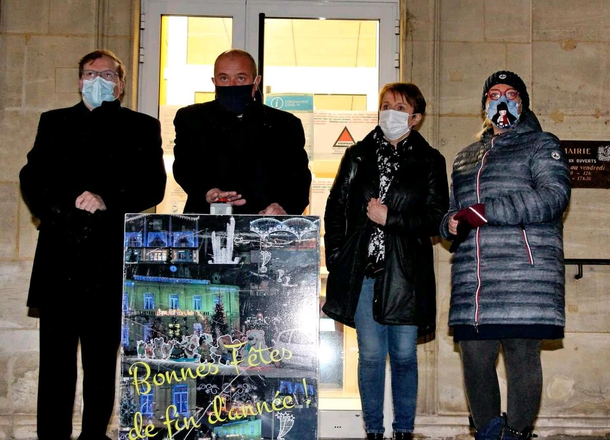 En cette période des plus moroses, il était pour nous important de célébrer, comme chaque année, le début de la magie de Noël en déclenchant, ce soir, les illuminations dans toute la commune.

#villedecaudry
#magiedenoël
#fiersdetrecaudresiens