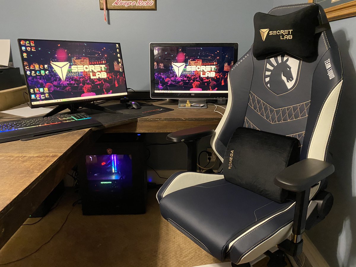 Gbastardo36's tweet photo. What a comfortable chair!! Thanks @secretlabchairs! #secretlab https://t.co/vlxFYMMAvJ