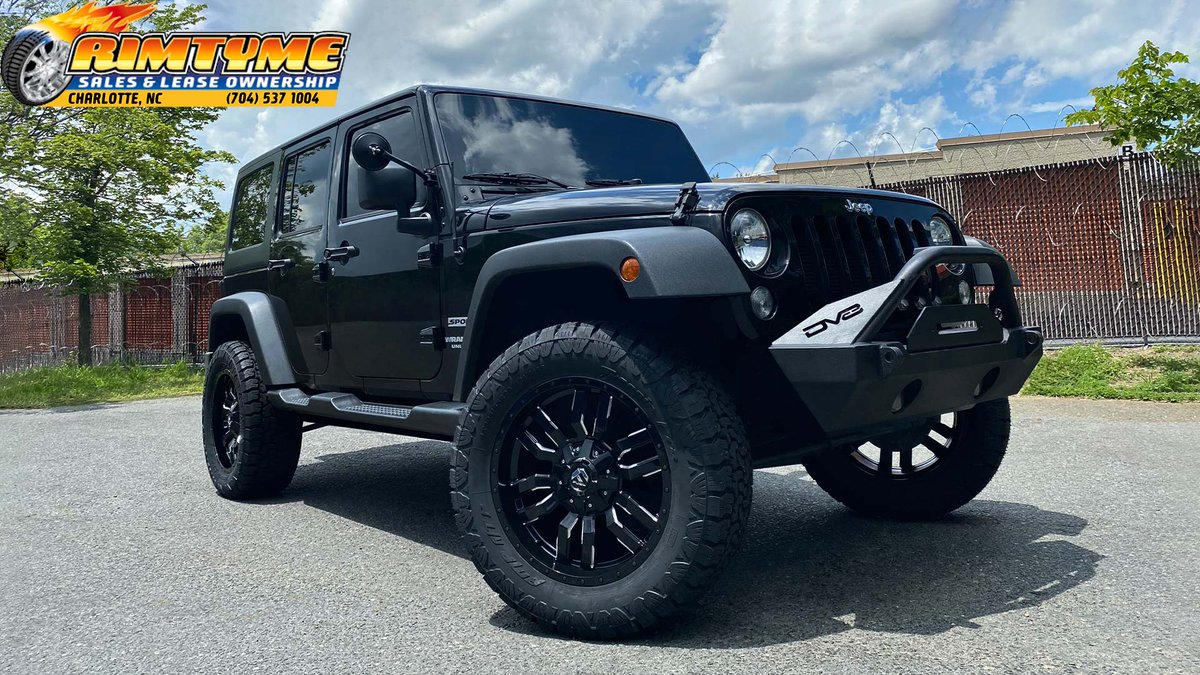 #JeepWrangler sitting on #20inch #FuelOffRoad Sledge - D595 #GlossBlackandMilled #OffRoadWheels wrapped in #AMPTerrainProTires at #RimTyme in #CharlotteNC

5633 N. Sharon Amity Rd.
(704) 537-1004
customwheelsnc.com/locations/char…

#OffRoadRims
#JeepWheels
#FuelWheels
#20inchOffRoad