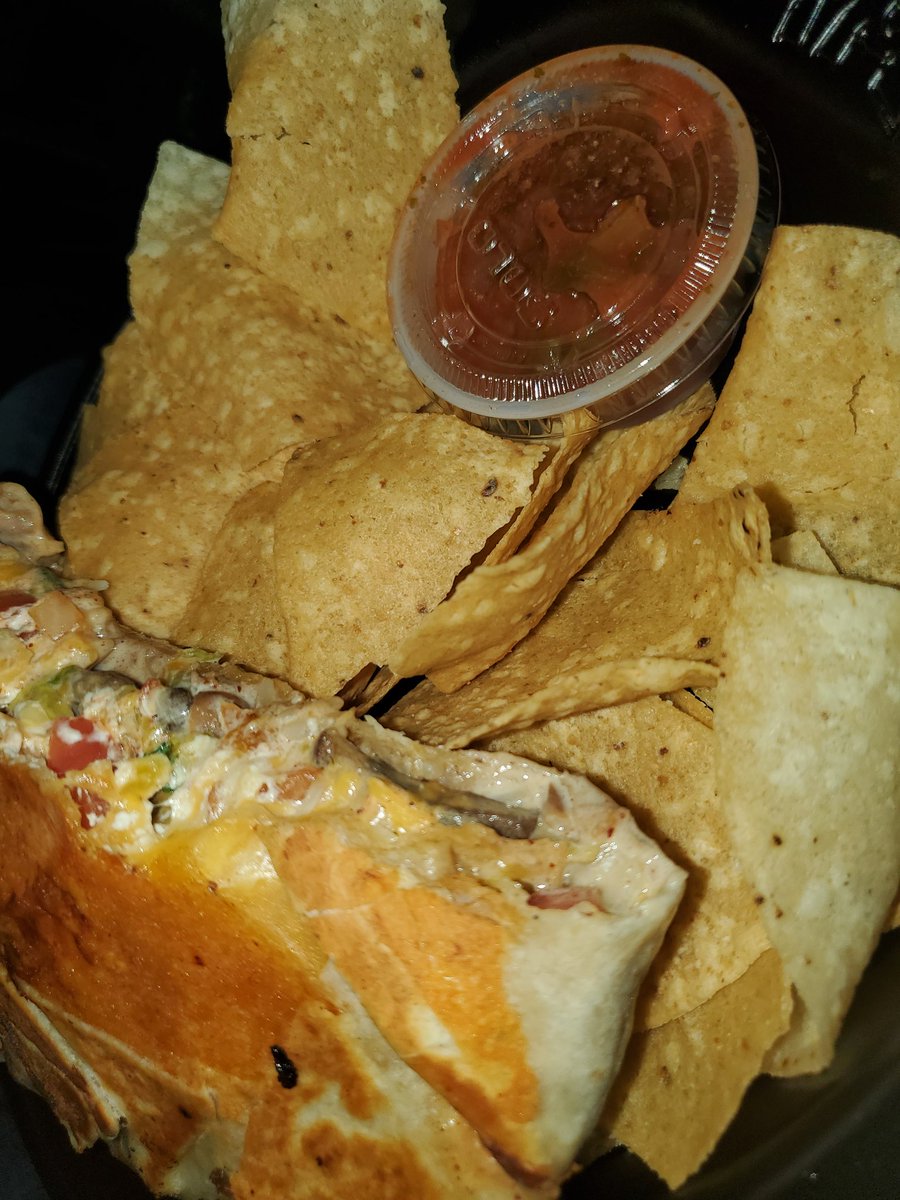 Chillshroom_Blu's tweet photo. A win in my belly is a win for team Moe's
#teammoes #moeeveryday #hopefullysponsored #victoryfood #moes @Moes_HQ https://t.co/Gop0e1ycos