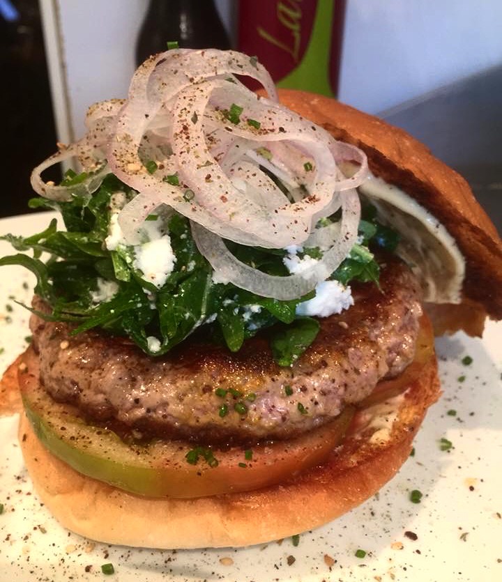 Weekend fare inspiration from @LibertyKitchenAlicante

Lamb burger coated in Char Crust Roasted Garlic Peppercorn, arugula, fresh cheese, lemon vinaigrette, tomato, onion, fresh baked hamburger bun, za’atar, love ❤️