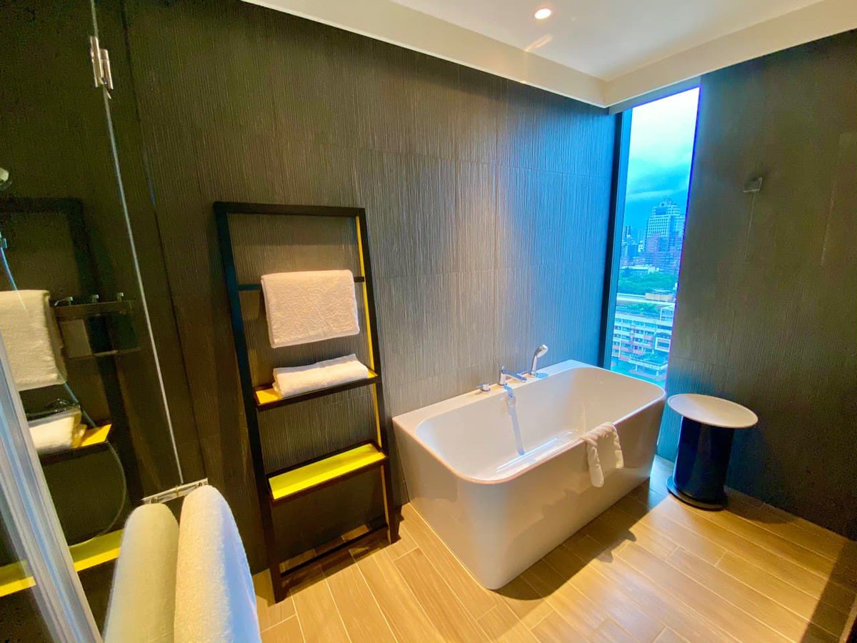 TripPlusTravel's tweet photo. So excited to stay at brand new Hotel Resonance Taipei @TapestryHilton @HiltonHotels in Taipei! This corner guest room is amazing! #hotelresonancetaipei #tapestrycollection #hilton #taipei #taiwan #staycation #tripplus https://t.co/8cxB2Q8JjR