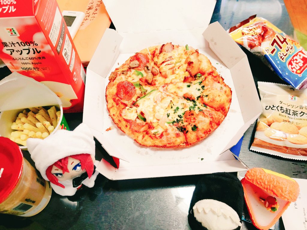 ロッシー卍卍 おはようございますv 今日はアイルートでツイステ２年ちゃん併せしてきます ようたくんればちゃんよろしくです そして先週は紅葉さんとピザ食べながらホラー 会してきました ホラー映画 ゲームも一緒にできてすごい楽しかっ