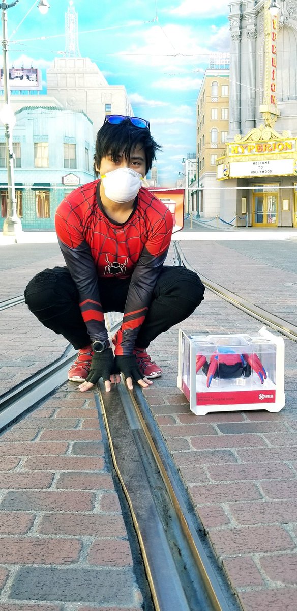 SharkyMarv92's tweet image. I scored the brand new Spider-Bot available at Stage 17 Premiere Backlot in California Adventure! 
#SpiderMan #spiderbot #Disneyland #DCA
