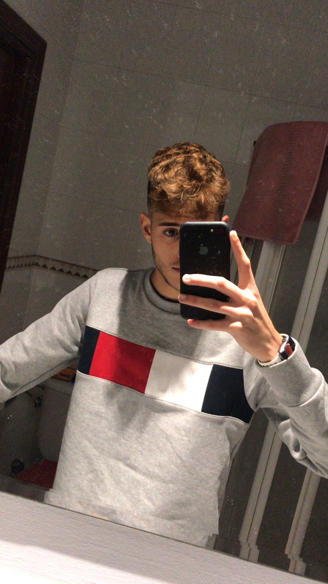 El 🗓año ya de por sí es raro; pero no viene ✅mal un cambio de look 😜

💈 <a href="/olivero12_/">Olivero</a>