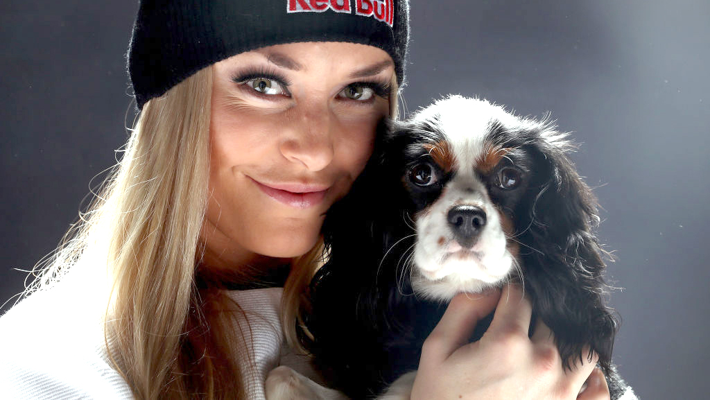 TheTorontoSun's tweet photo. WATCH DOG-EAT-DOG WORLD: Olympian Lindsey Vonn is front of the 'pack' in new Amazon show! It's #AmazingRace but with dogs! Via @markhdaniell #LindseyVonn #FrontofthePack @dodo
CLICK: https://t.co/oKbaz49YKp https://t.co/8L0INdlWWT