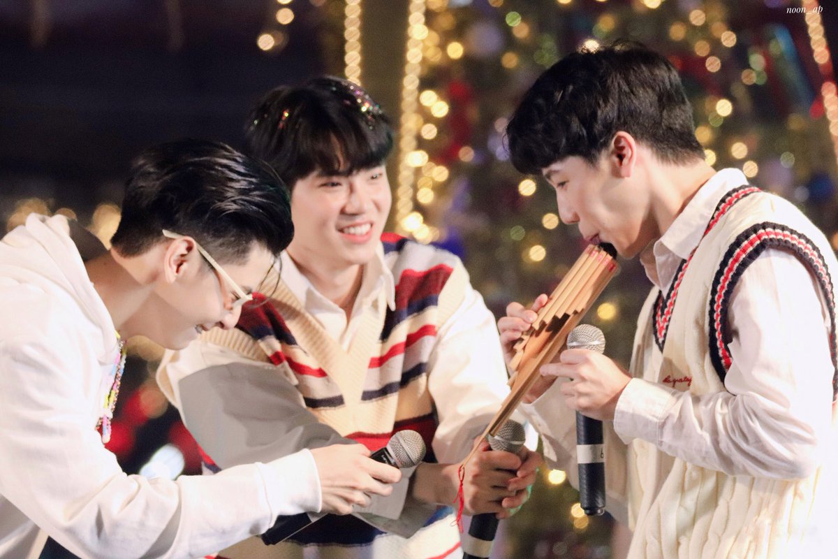 Noon_AP's tweet photo. ใดๆคือในหัว มีแต่ขวัญใจรถแห่ Ver. UD town 555 #warwanarat  #yinyin_anw #bonnadol  #YINWARXUDTOWN https://t.co/pj0rDL2Xii