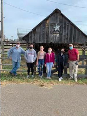 AHCommunityEd's tweet photo. Students from @Anokahs LEO club assembled lights w/Lions Club for the "Holiday in Lights" drive thru @AnokaCoFair = students actively engaged in distance learning AND after-school activities/svc wrk - benefitting community: https://t.co/ngIHrgE4Jd.
#AHSchools #discovercommed https://t.co/VNWE7eyCvh