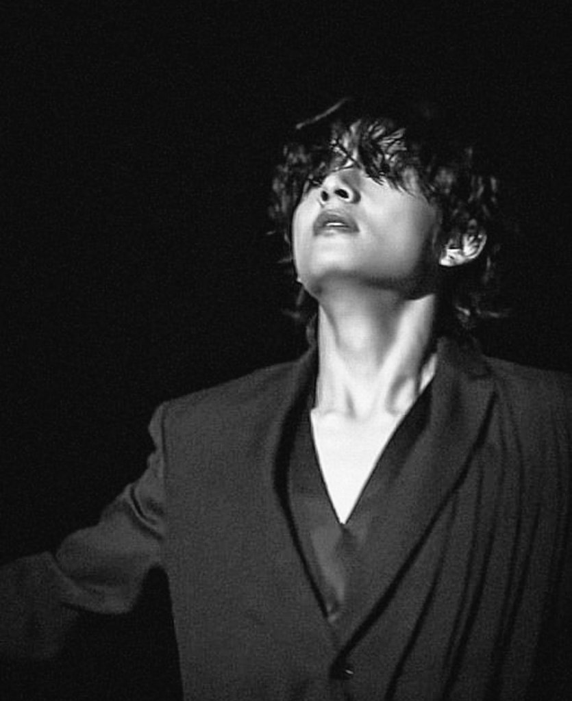 vcutalways's tweet photo. Every moment becomes eternity #Taehyung https://t.co/aSE1dRAJ82