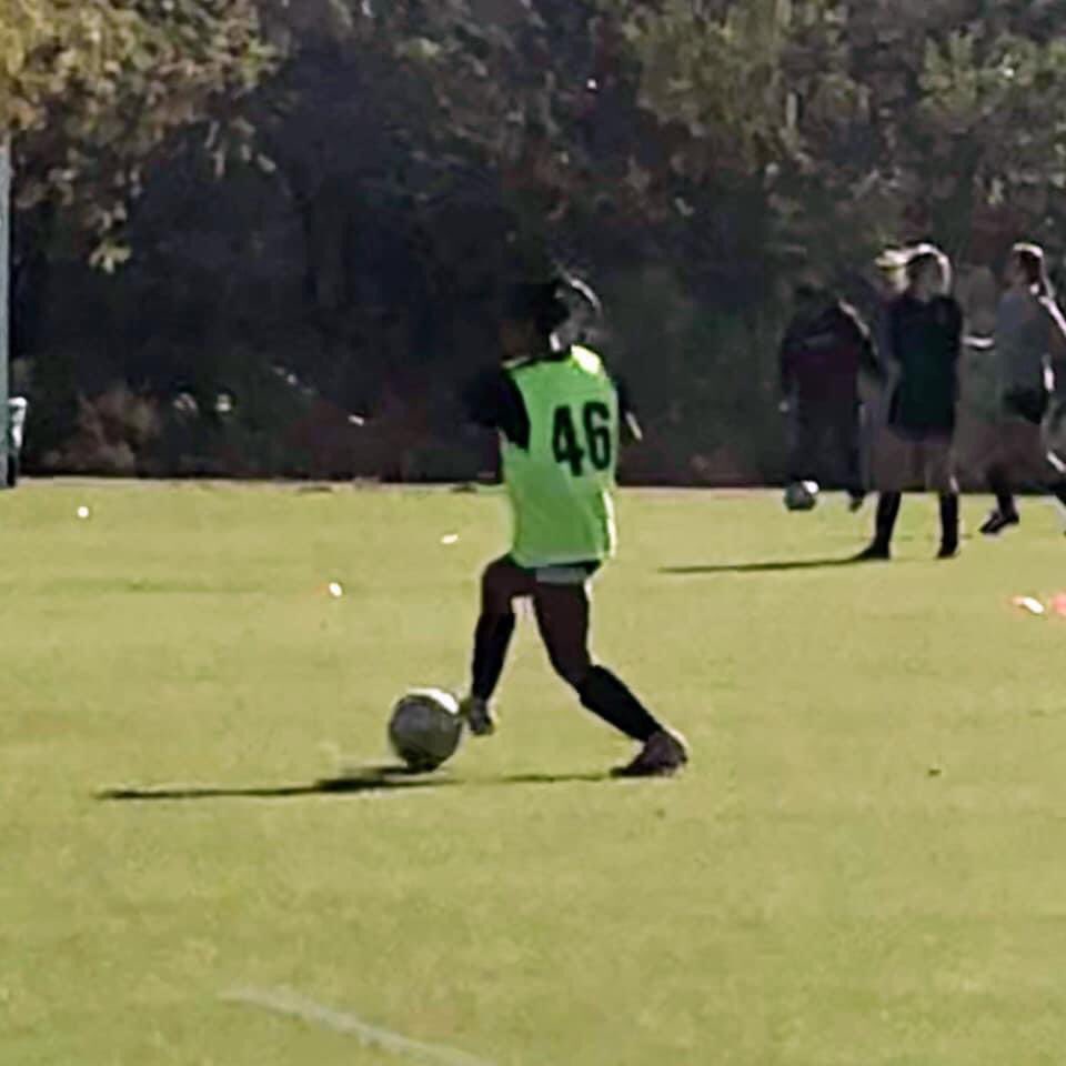 AjelKalea's tweet photo. Good showing at the College-Style Clinic at Money Gram Soccer Park! Had a lot of fun playing with girls from Colorado, Dallas, and SA. Can’t wait for the rest of the weekend😆👍 #sportsourceshowcase #collegestyleclinic #soccer #outsidemid #co2022 https://t.co/Zmh9Ur7jEh