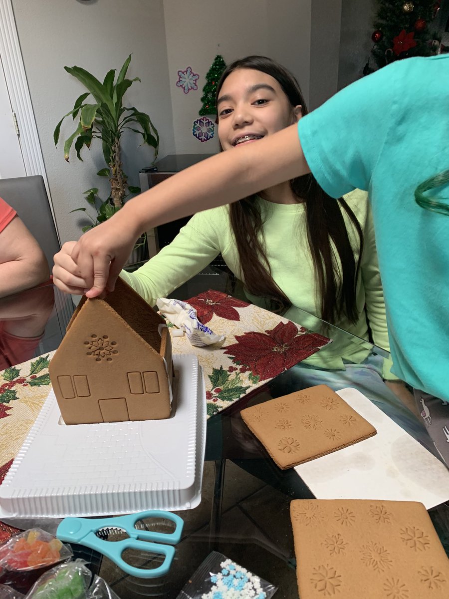 Aortiz55Butler1's tweet photo. On the 4th day of Christmas, I gave myself self-care by spending quality time with my beautiful family. @jpb_coyotes_BES #tistheseason #12DaysOfChristmas https://t.co/lIWyIKF2NX