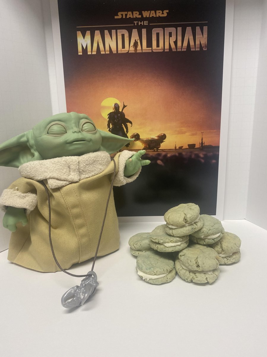 MissDis_Blog's tweet photo. In honor of the new Mandalorian episode and National Cookie Day, I decided to bake some cookies for the occasion. Check out the recipe and thoughts in our new post! https://t.co/AxWUPFVlmi #NationalCookieDay #TheMandalorian #DisneyPlus  #disneysnacks #TheChild #StarWars #Disney https://t.co/xzk09GLbFU