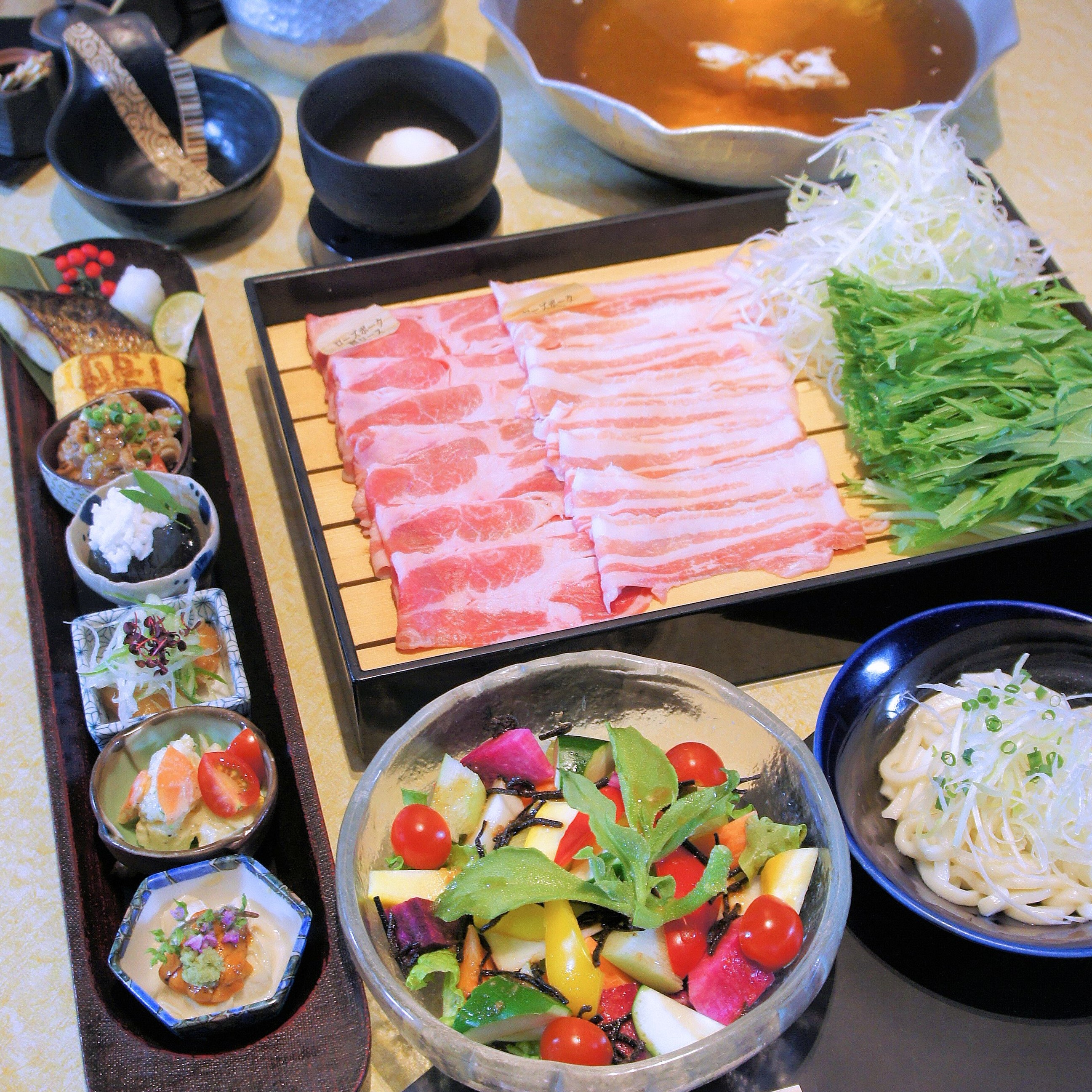 わだ家つくば店 Lunch 豚しゃぶコース 滴 Shizuku わだ家流 豚のしゃぶしゃぶとわだ家の人気料理を堪能できるお得なランチコース ぜひご賞味くださいませ 029 863 1567 T Co Czx0wjgski つくば しゃぶしゃぶ アッコさん