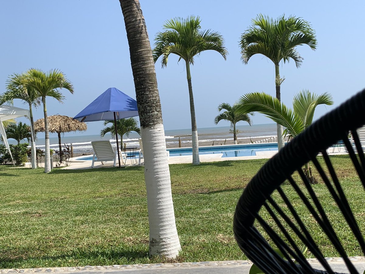 Amigos les comento que con mucho esfuerzo y dedicación, inicie este nuevo proyecto, Hotel Lunazul frente al mar de Costa Esmeralda Veracruz, a 3:30hrs de #Cdmx si a alguien le interesa distraerse o relajarse contáctenme 🏖 🌊 🏝 🌴 🥥 me ayudan a RT 🙏
