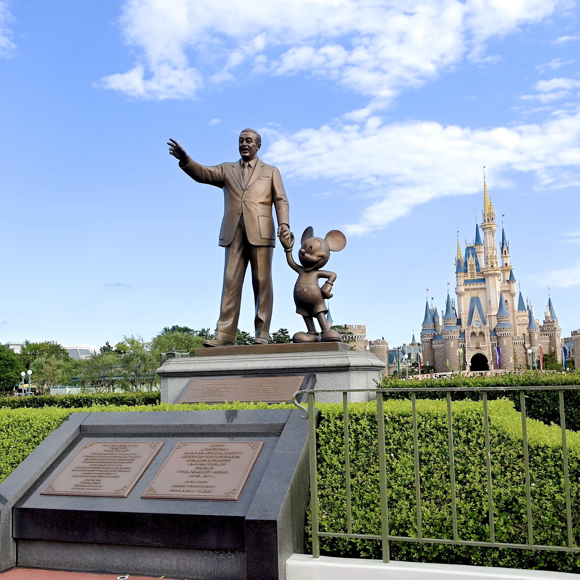 Mezzomikiのディズニーブログ ミッキーたちを生み出したウォルト ディズニー 1901年12月5日がお誕生日 おめでとうございます T Co 6teyananls T Co Eacdgdt3a9 Twitter