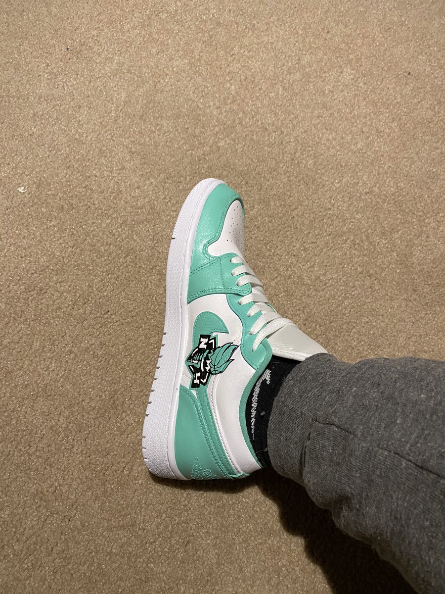 JRein44's tweet image. Lottery night fit check @nyliberty @WNBA #WNBADraftLottery