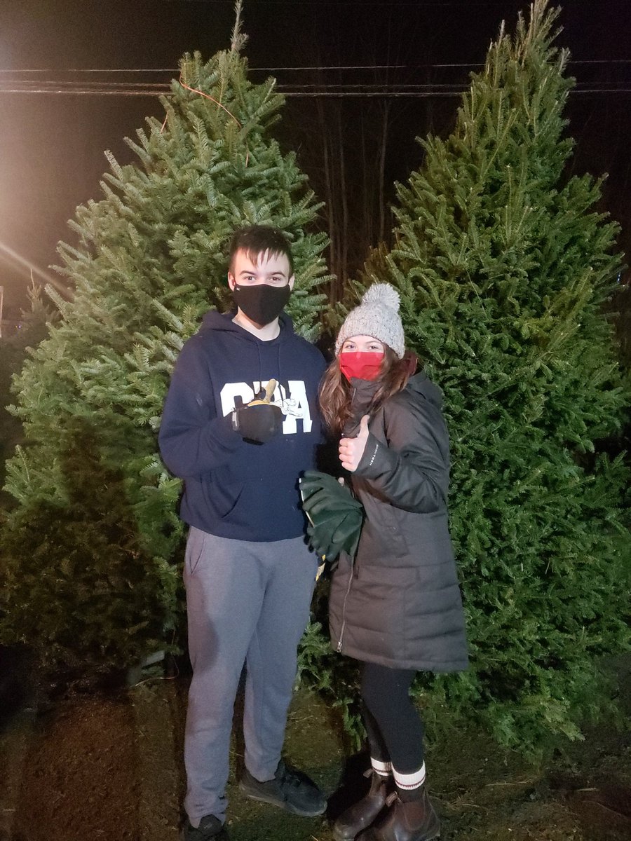NsLions's tweet photo. Shout out to the Leadership 12 students from CPA who came down and volunteered their time at the tree lot today! You're awesome!🌲
@CPALeadership12 @CPAHighSchool
#Bedford https://t.co/1PILcH3PvV