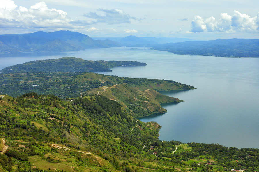 This is Lake Toba in Sumatra, Indonesia. It is supremely beautiful and culturally fascinating.

@explore_tobasa

#tellmewhere2go #DanauToba #LakeToba #KabupatenSimalungun #DanauToba #LakeToba #KabupatenSimalungun #listen2theexperts #vacation #wanderlust #travel #beautifulworld
