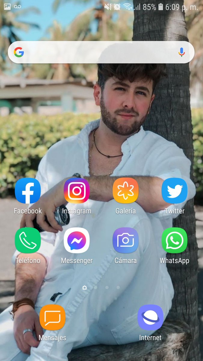 IveUrizar's tweet photo. Y pues.... mi fondo de pantalla, @gerardkr_ 😍😍 loviu ❤❤ #Elemento5 https://t.co/uR2mLac9uB