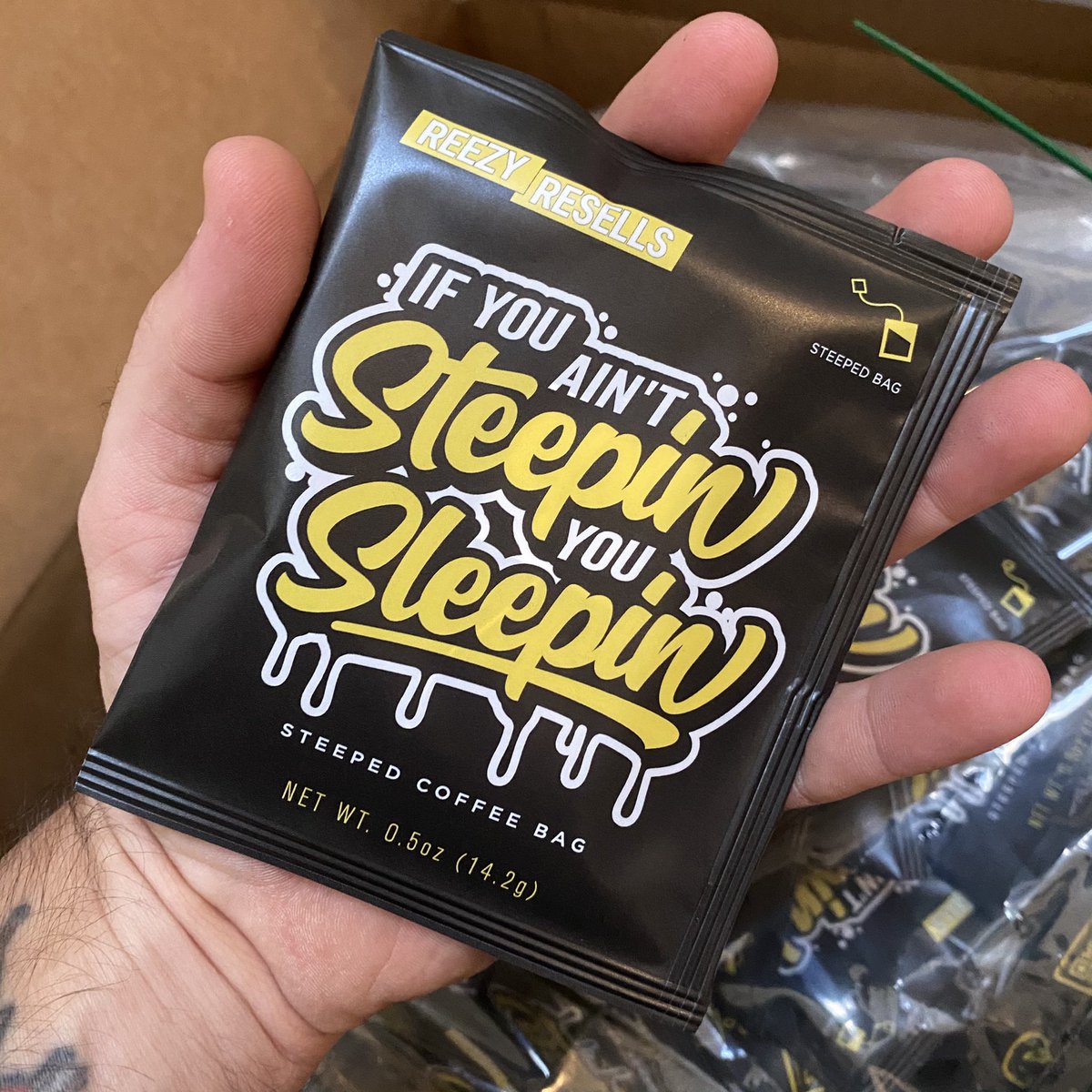 ReezyResells's tweet image. Super pumped to share my love of good coffee w you guys😍😍 I’m giving away a 10pk to someone who RT’s this 😃 ☕️ Announcement coming soon 🙏 #coffee