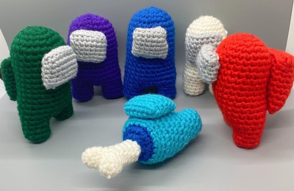CozyByCastillo's tweet photo. hot off the hook! $12 each ❤️❤️❤️ https://t.co/QlFKECVeAr