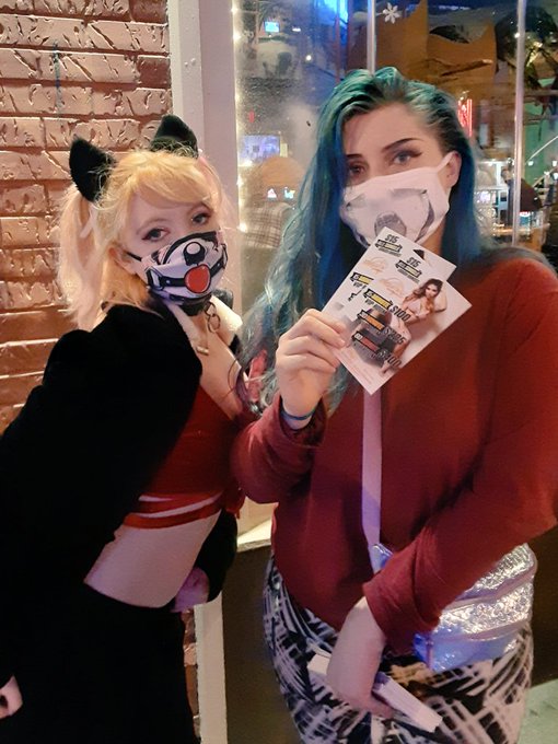 If you missed us on Broadway, you can come see us @DejavuNashville til close tonight!  #weareopen #by0b<a href="/tag/weareopen"class="tags"><span>#weareopen</span></a><a href="/tag/by0b"class="tags"><span>#by0b</span></a><a href="/tag/opentil11"class="tags"><span>#opentil11</span></a>