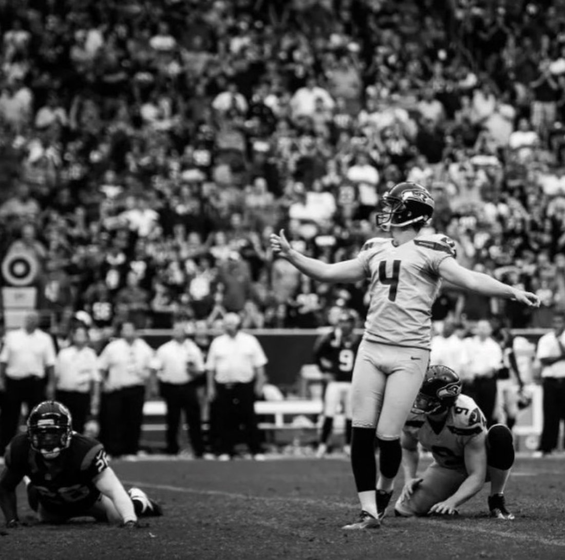 Seahawks's tweet photo. Congratulations to Stephen Hauschka, who announced his retirement today.

We wish him all the best in what's to come. 💙

IG: stephenhauschka4 https://t.co/TYyEymdgWc