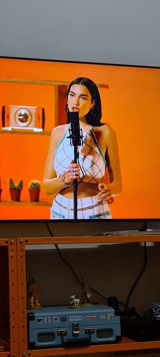 chicobarney's tweet image. Prestigiando a maior brasileira de todos os tempos, nossa querida Eduarda Felipa.