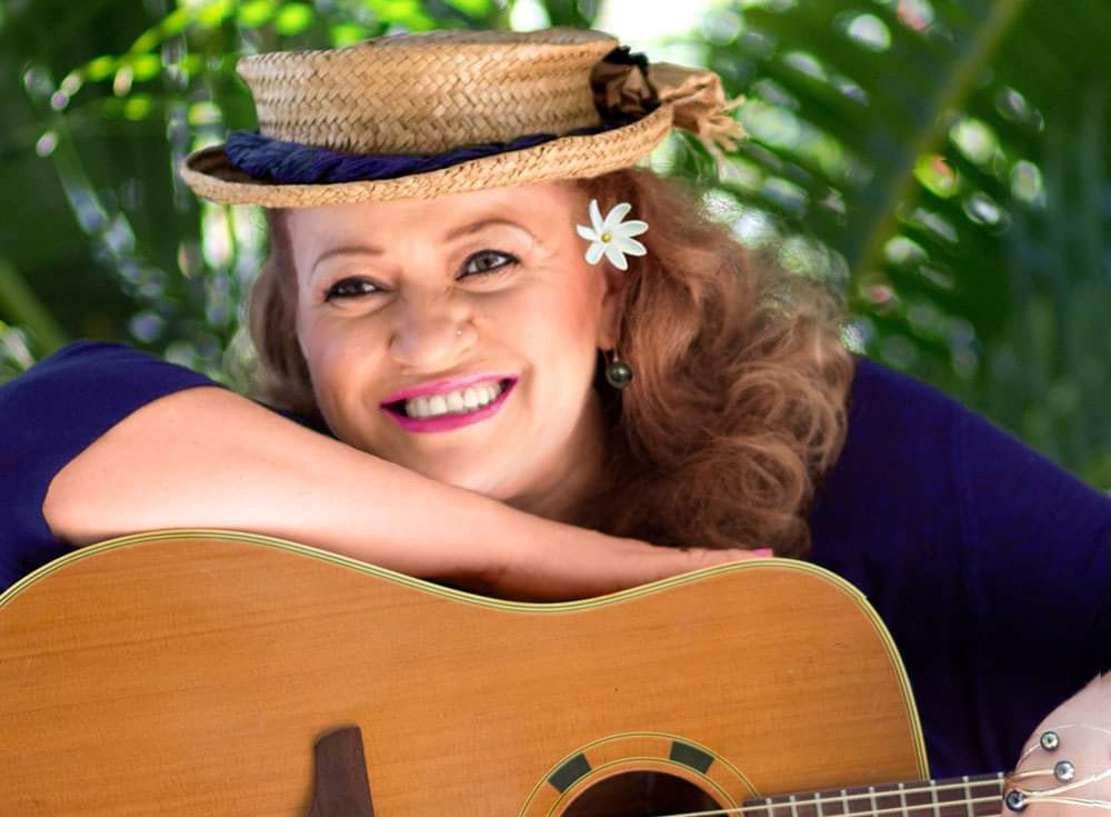 Rueynp5lwh2ajm We had a lot of friends, played football in the streets, went surfing all the time he recalled fondly. https twitter com henrykapono