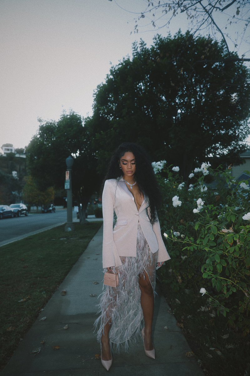 Saweetie's tweet photo. complex simplicity: https://t.co/OJs1D4fw5x