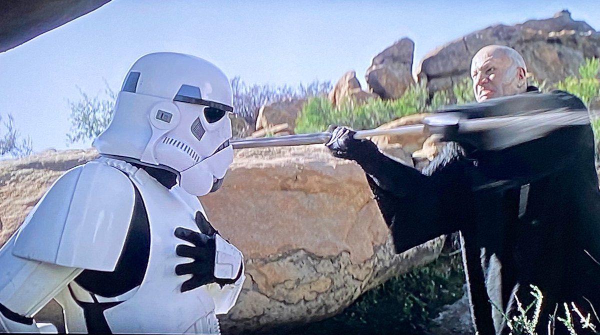 KeithAndrewRowe's tweet photo. Why is that #Stormtrooper feeling his boob before he gets whacked in the head by #BobaFett?
#TheMandalorian @disneyplus https://t.co/NeaE3yPWS6
