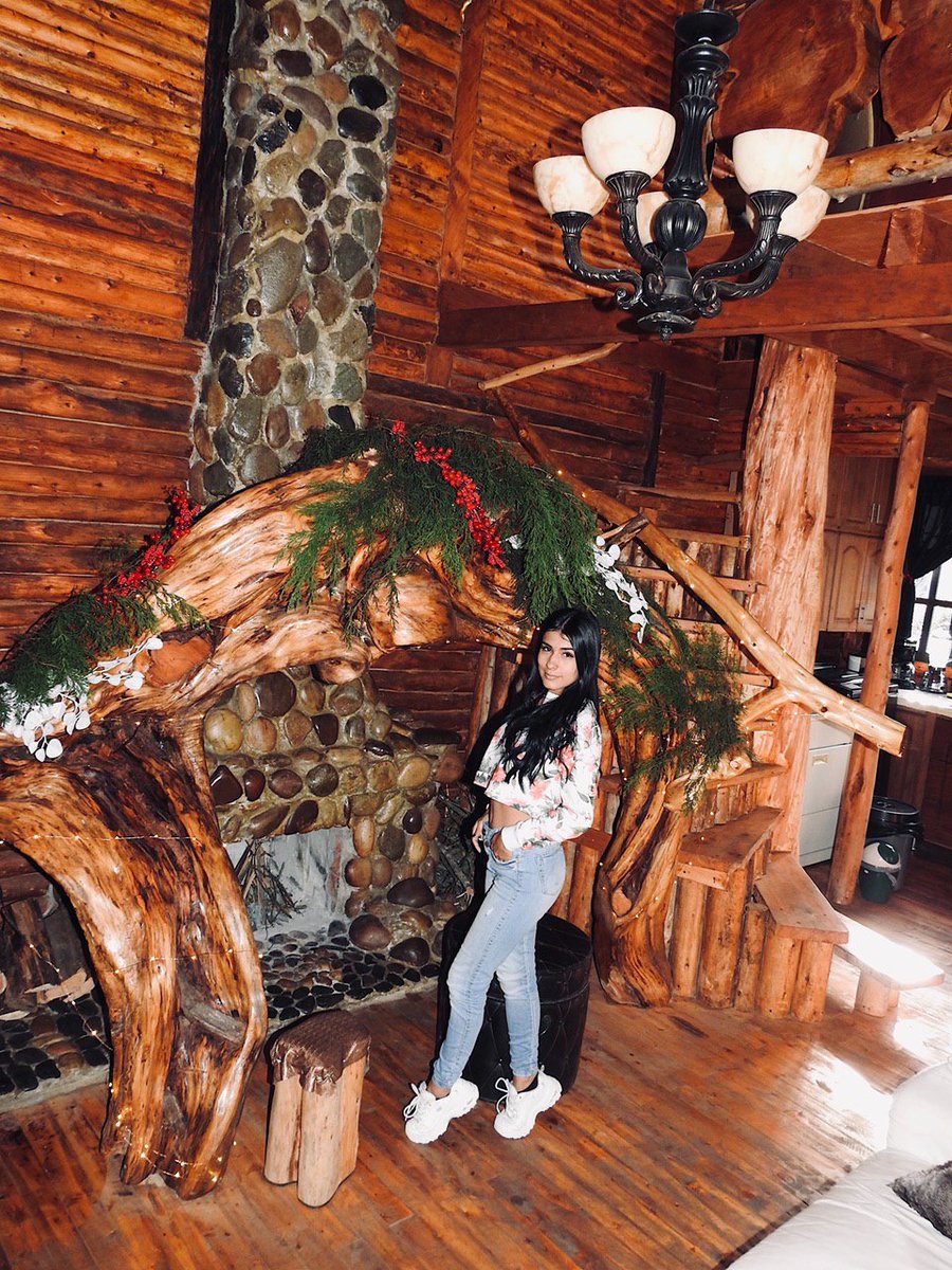 The little things? the little moments? they aren’t little. #exciting please share linktr.ee/dayii29