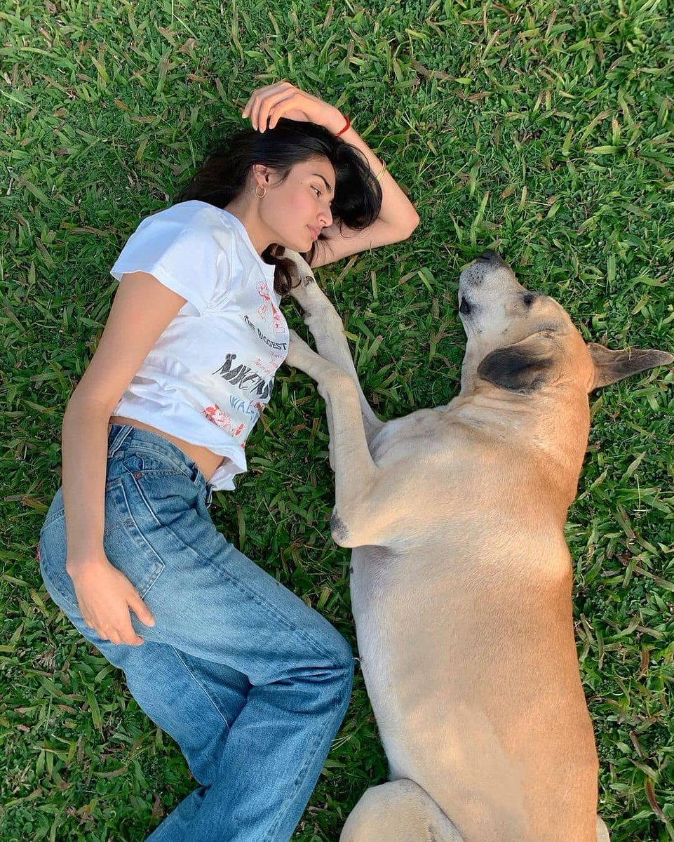 Cuteness overloaded 💕
<a href="/theathiyashetty/">Athiya Shetty</a> #athiyashetty 💕
#bollywood 🥰