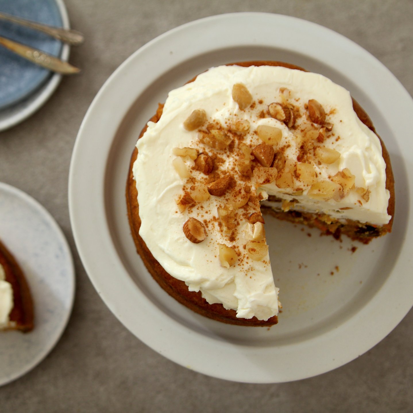 Twitter 上的 ラク速レシピのゆかり Toroaスイーツ開発 料理家 冬になると作りたくなるしっとりふんわりキャロットケーキ ホットケーキmixで簡単ですがお店みたいな味って好評です 人参たっぷりが美味しい 卵3個 砂糖大4 おろし人参0g オリーブ油1g