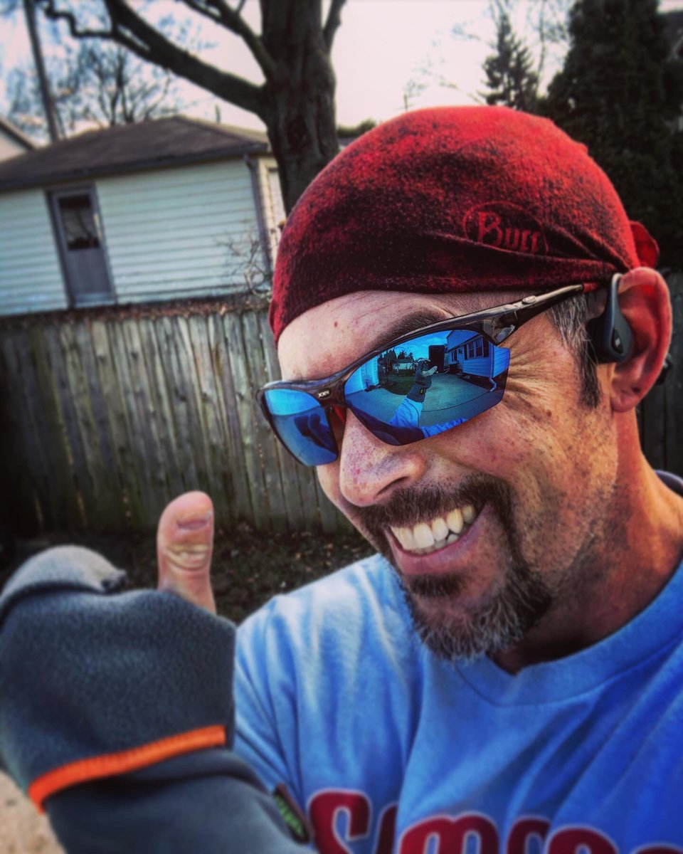 PKTirish's tweet photo. Running in the buff, er, I mean running in my @BUFF_USA headwear😂 No matter the season or the weather, I’m a fan of Buff headwear. Lightweight, breathable, provides protection n soft. Truly love their products!
#runningman #bufflove #runningcommunity #running #BUFFBR #bibchat https://t.co/u7ZvDmDJLZ