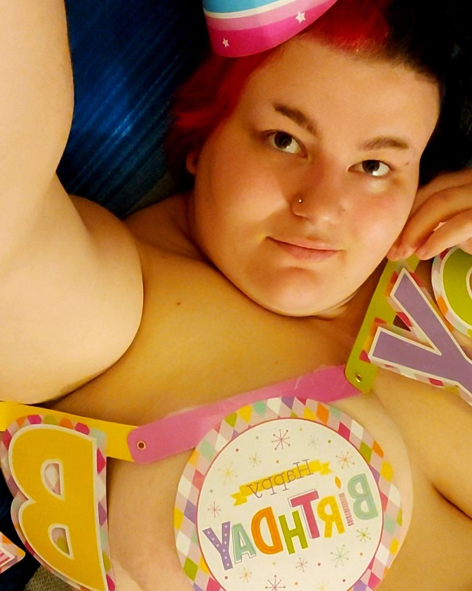 PeachRabbit15's tweet photo. Ya girl turned 23 today 🥳 be sure to check out my #onlyfans for some birthday cake 😉 🎂
#birthday #nsfw https://t.co/qaOwfWHbTG