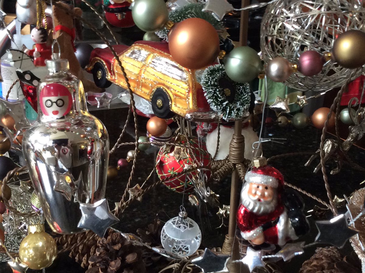 Sound_Advice's tweet photo. @tjkeenan Love the Snowden snowmen, @tjkeenan! Merry Christmas, my friend! ✌️😉👏🎄🎙❤️ From my tree to yours! Warmest holiday wishes! #BeSafeBeWellBeYOU https://t.co/XTYmqcBESK