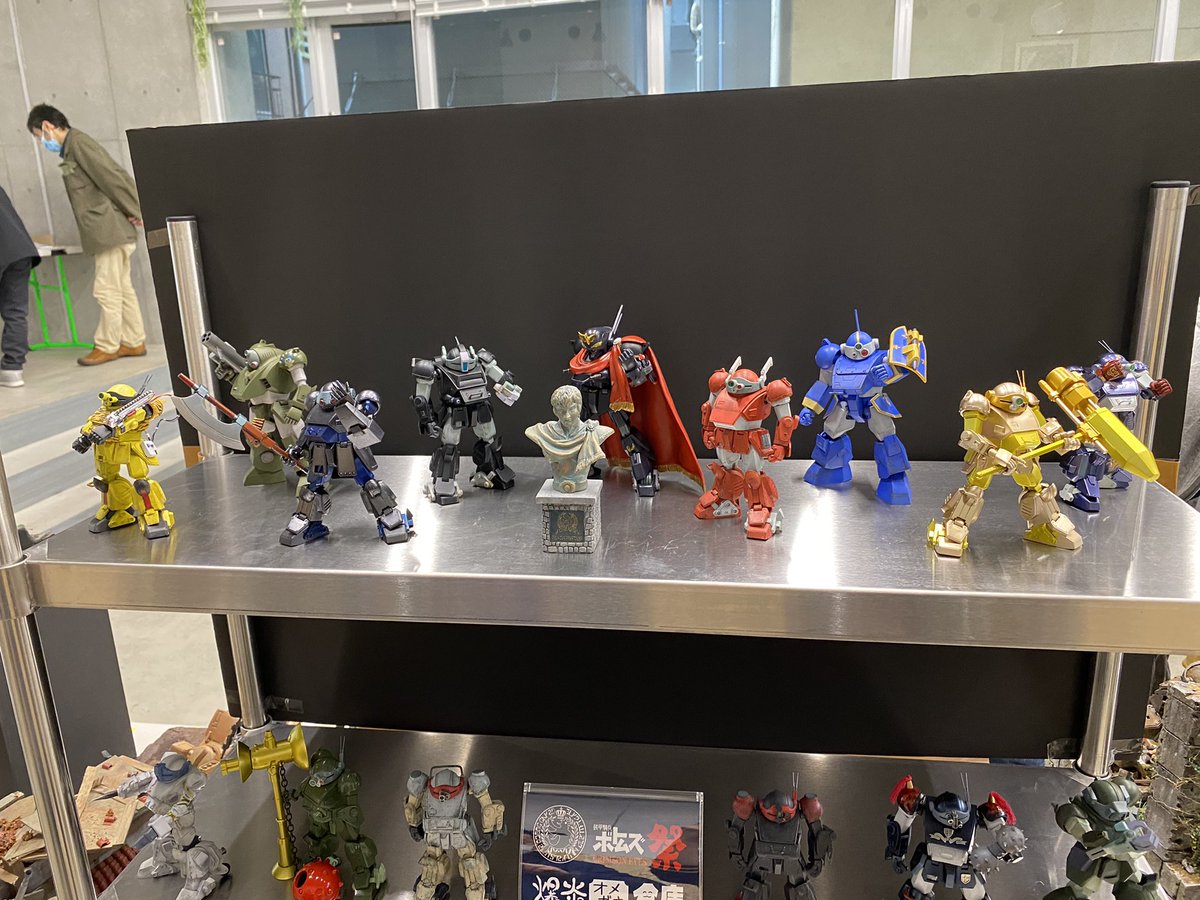poke_09gc's tweet image. 爆炎オメガネ倉庫の展示準備出来〜
これからLEDライト買ってくる〜

#百年戦争記 
#crimsoneyes 

これからLEDライト買ってくる〜
