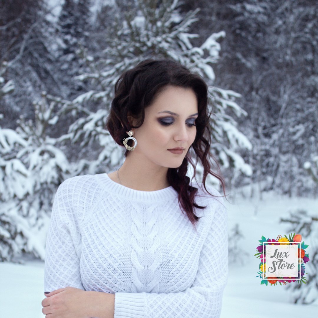 LuxStoreDR's tweet photo. Iโm dreaming of a white Christmas but if the white runs out Iโll drink the ๐ท #LuxStoreEarrings #LuxStoreDR #StatementEarrings #ISeeYouGirl #GirlBoss #BossLady #Hustler #FemaleHustler #Entrepreneur https://t.co/L9DXRraYE3
