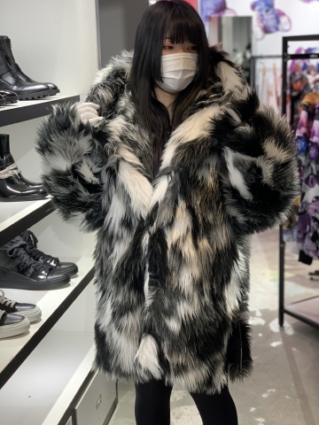 CIVARIZE モノトーンボリュームファーパーカー 年末のプロモーション
