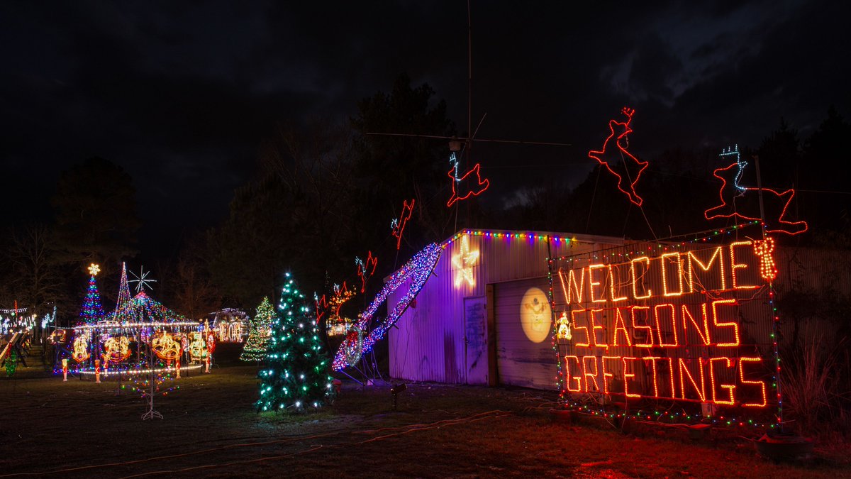 artourism's tweet photo. All over The Natural State, the holiday lights are officially ON! Find a festivity near you on the Trail of Holiday Lights! #VisitArkansas #TOHL https://t.co/OTbKJX4N3A https://t.co/Z9b94NERdm